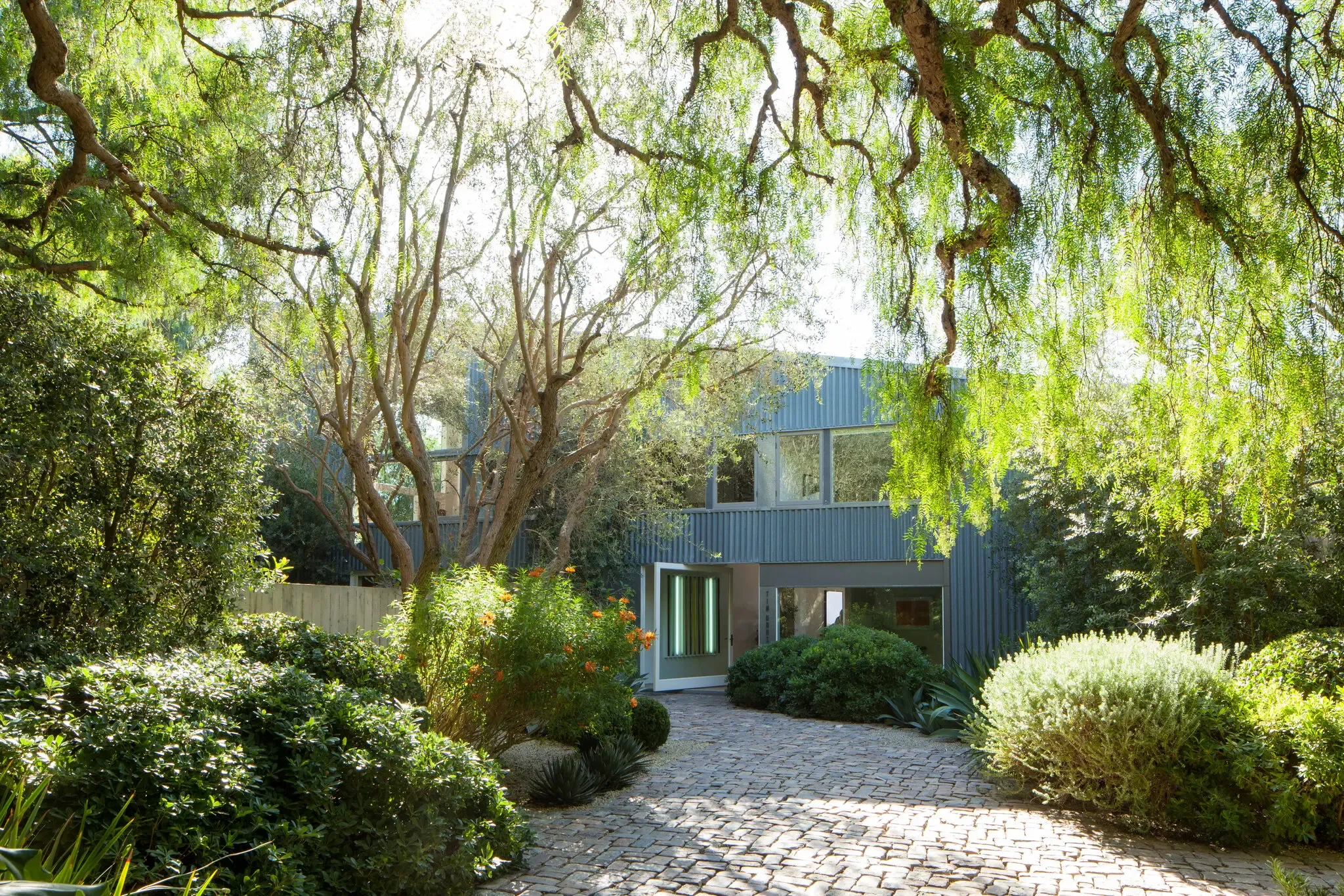 Frank Gehry’s 12 Most Iconic Buildings