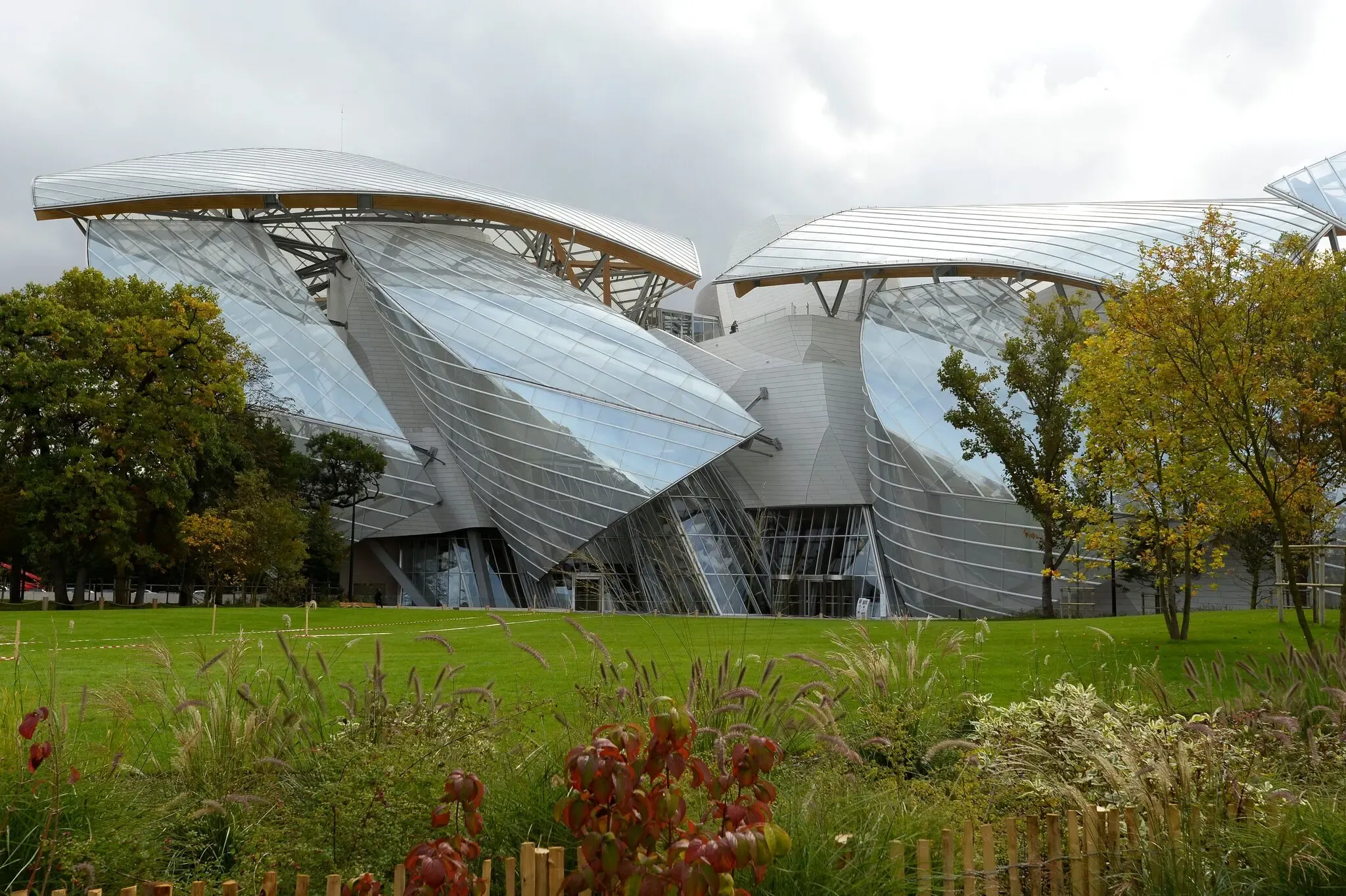 Frank Gehry’s 12 Most Iconic Buildings