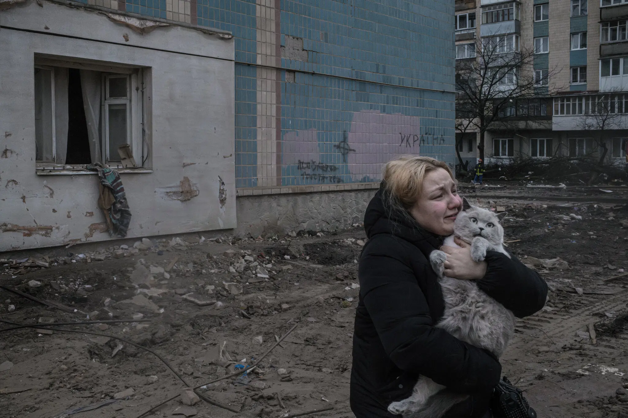Hope Dims for Survivors as Ukrainians Keep 
