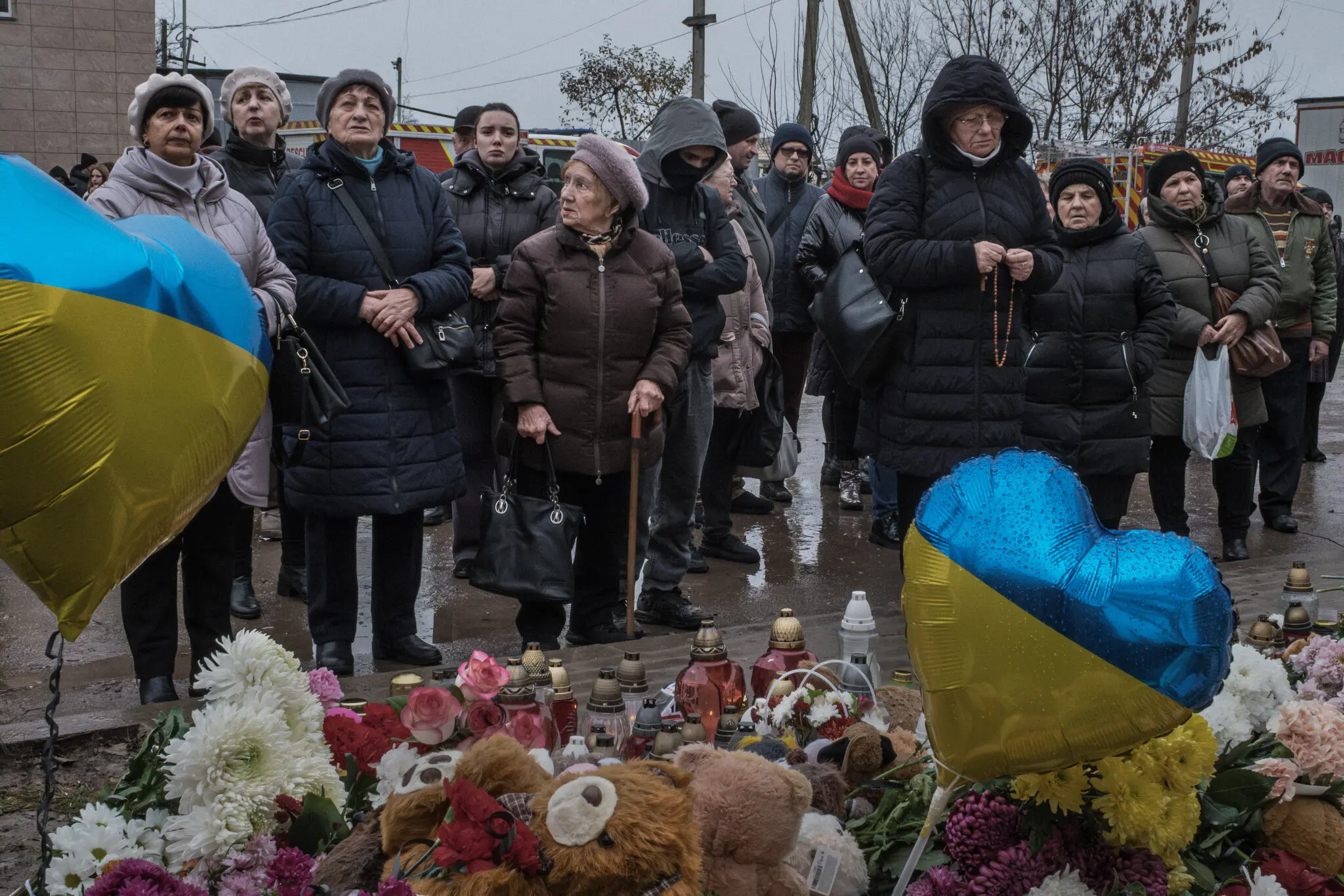Hope Dims for Survivors as Ukrainians Keep 
