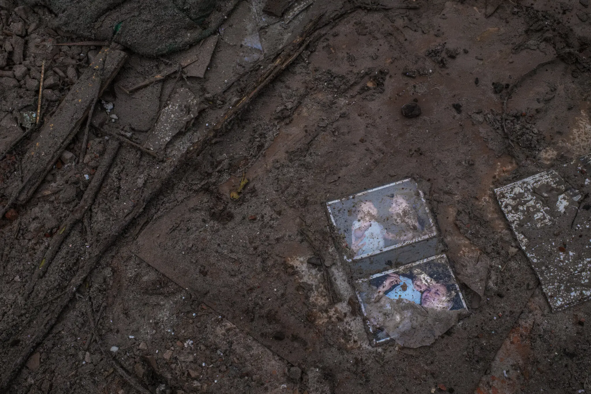 Hope Dims for Survivors as Ukrainians Keep 