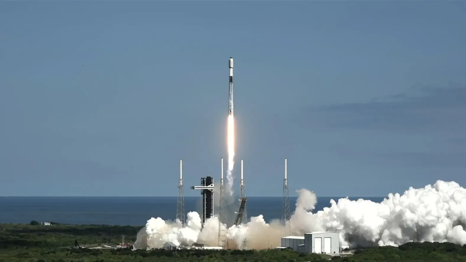 SpaceX launches 29 Starlink spacecraft aboard Falcon 9